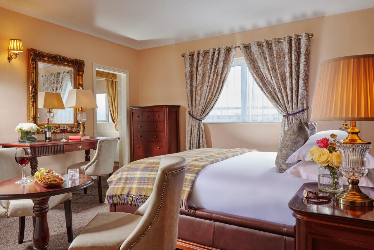 Bellbridge House Hotel Мілтаун-Малбей Екстер'єр фото