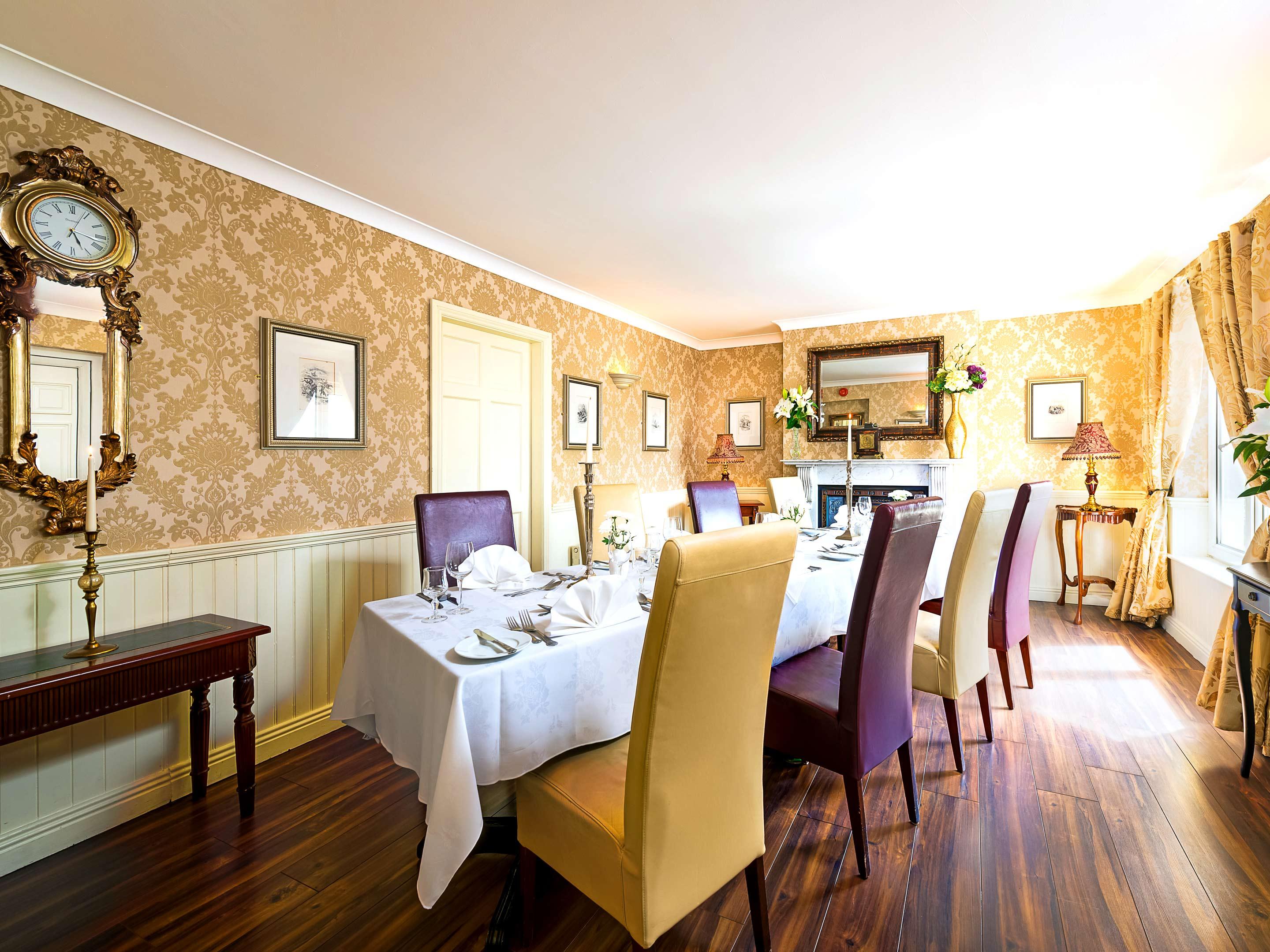 Bellbridge House Hotel Мілтаун-Малбей Екстер'єр фото
