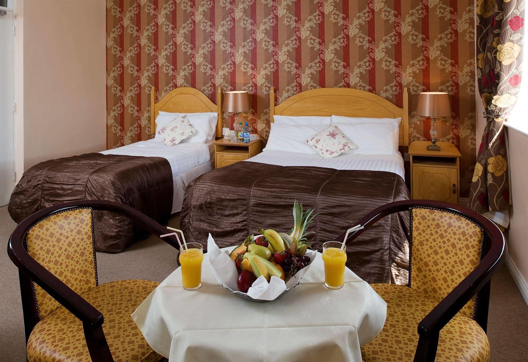 Bellbridge House Hotel Мілтаун-Малбей Екстер'єр фото